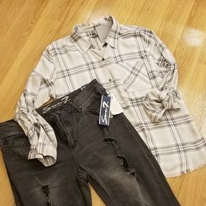 Seven7 jeans distressed